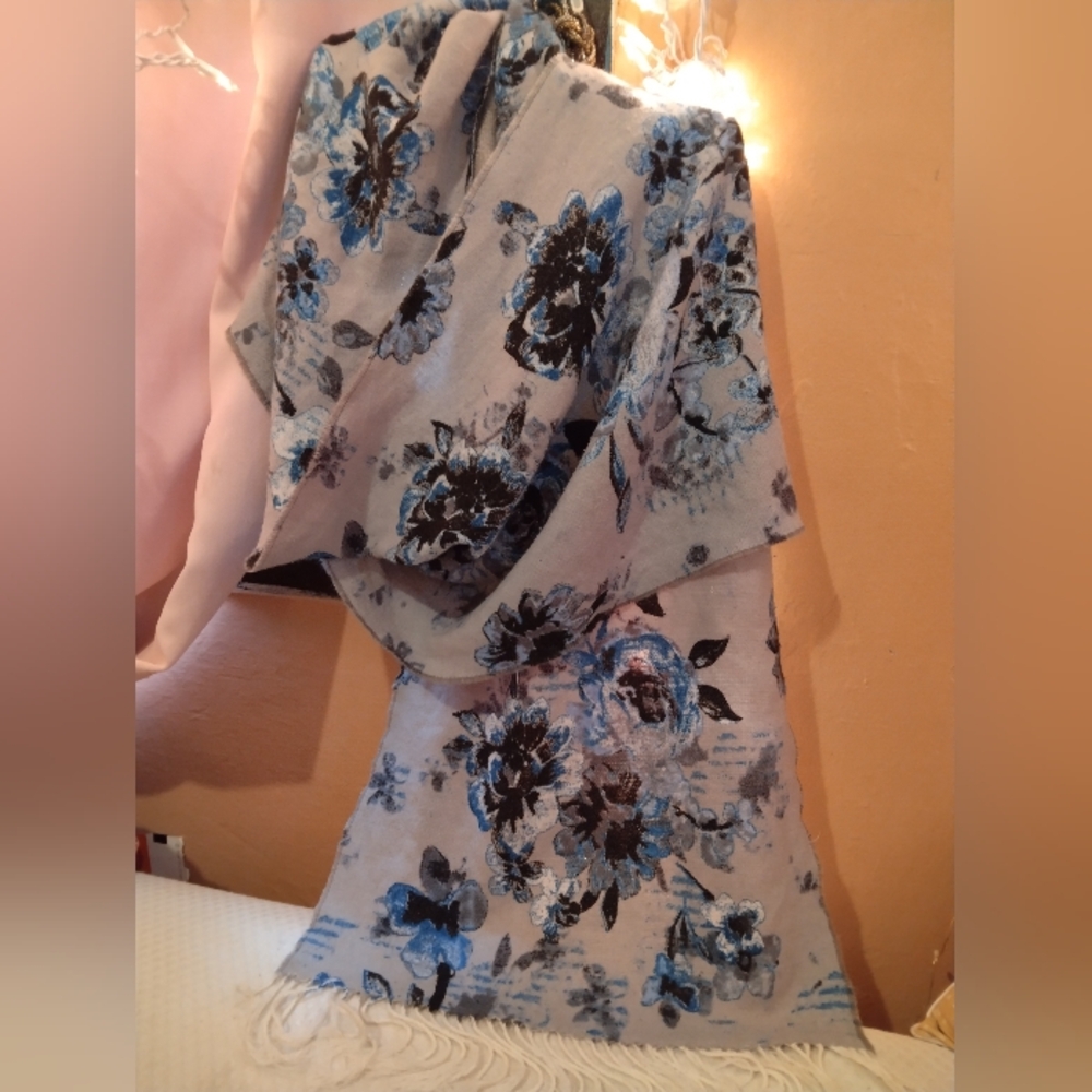 Liz Claiborne Floral Blue and Black Scarf